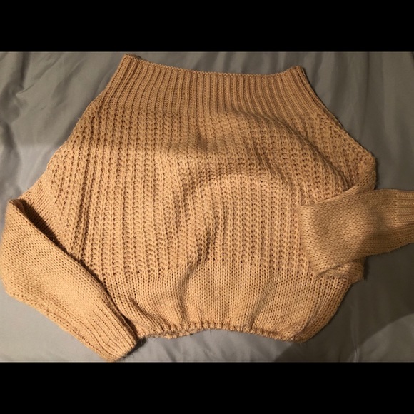 Off the shoulder sweater - Picture 1 of 3